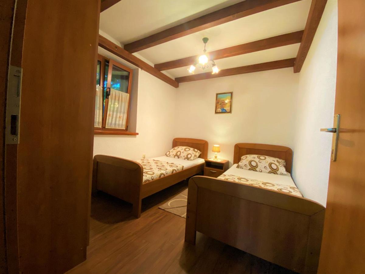 Stone Holiday Homes Stankovci With Pool And Mediterranean Gardens Zewnętrze zdjęcie