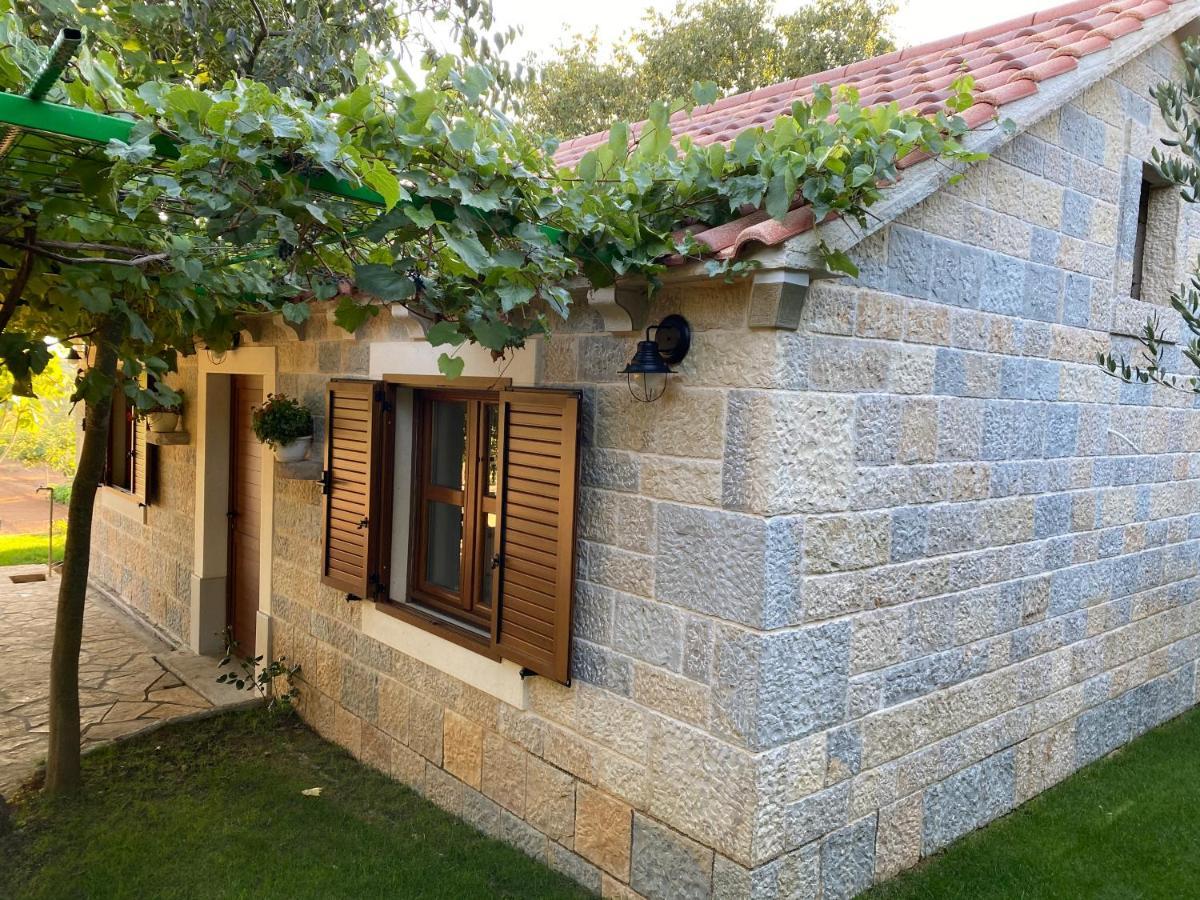 Stone Holiday Homes Stankovci With Pool And Mediterranean Gardens Zewnętrze zdjęcie