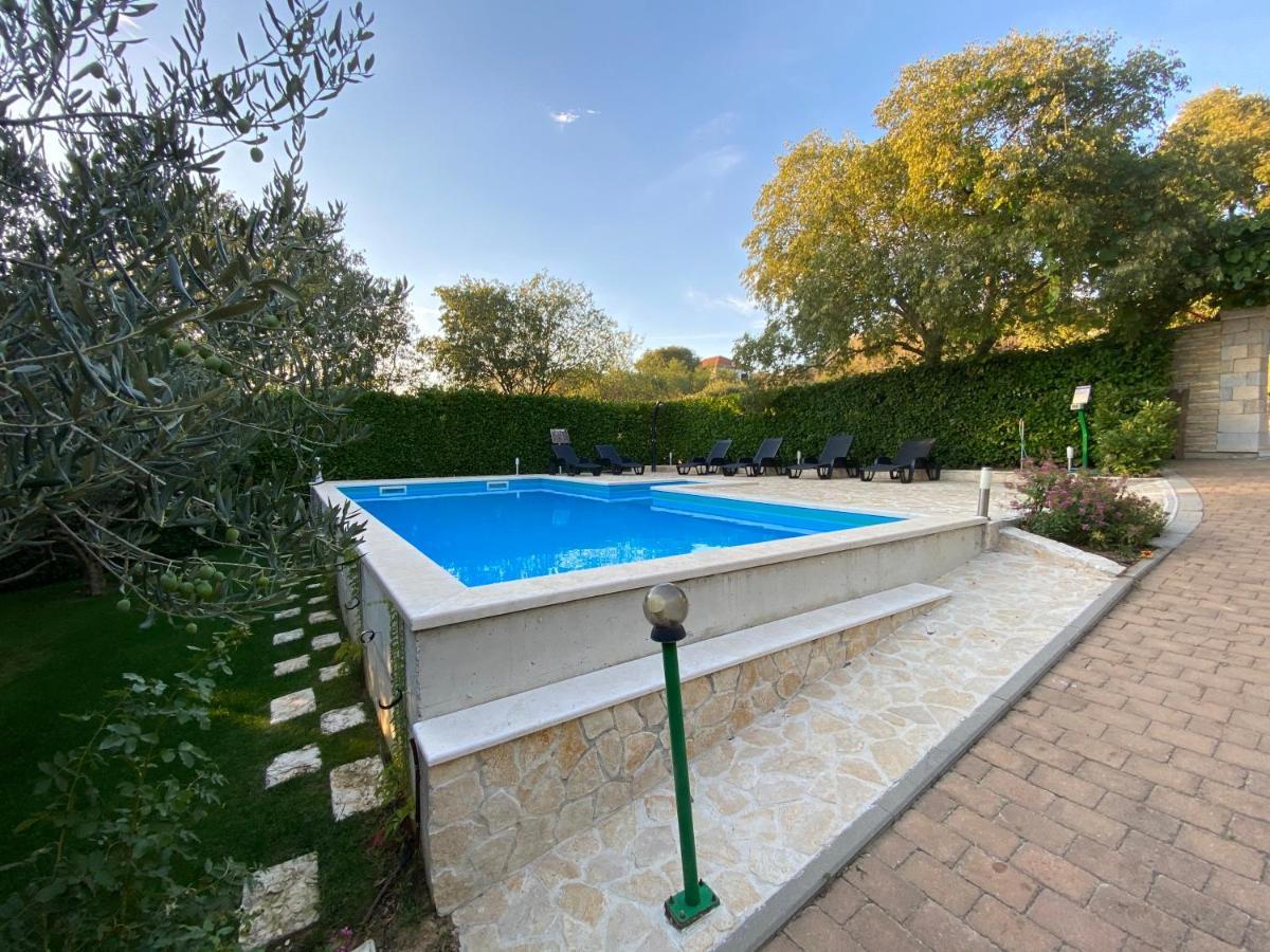 Stone Holiday Homes Stankovci With Pool And Mediterranean Gardens Zewnętrze zdjęcie