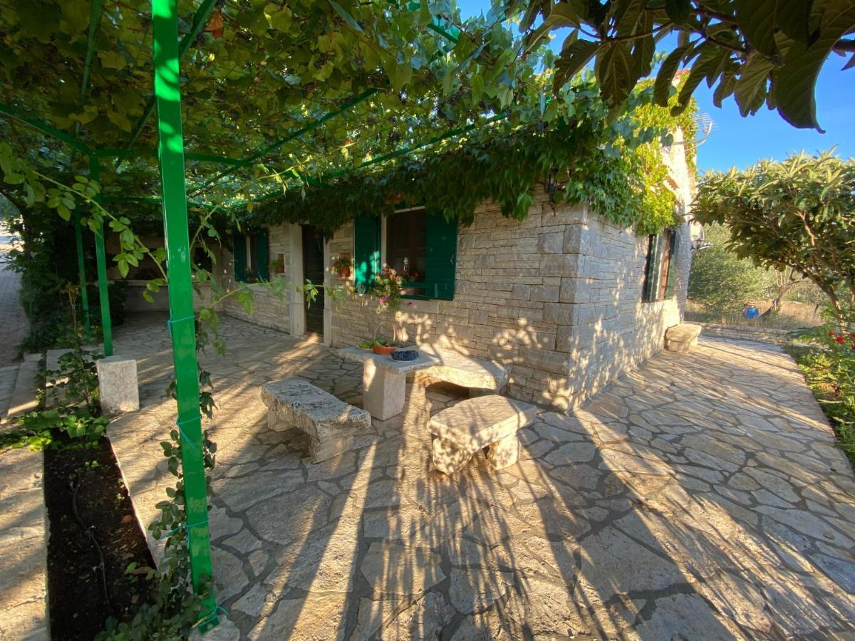 Stone Holiday Homes Stankovci With Pool And Mediterranean Gardens Zewnętrze zdjęcie