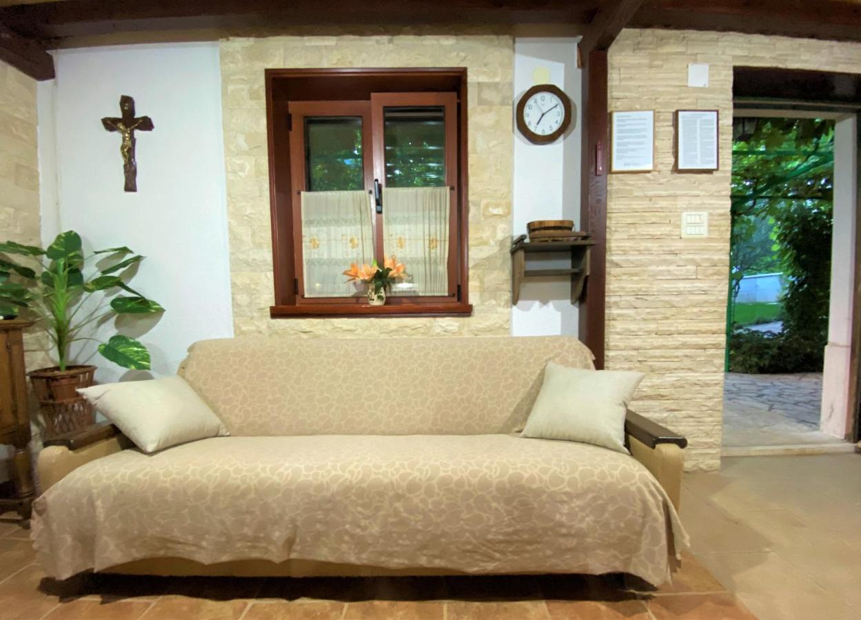 Stone Holiday Homes Stankovci With Pool And Mediterranean Gardens Zewnętrze zdjęcie